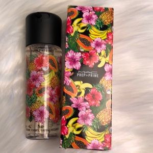 Mac cosmetics fix plus (coconut scent)